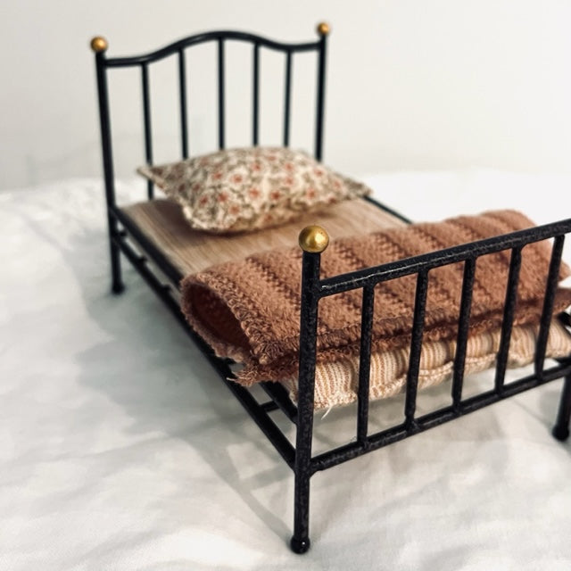 Maileg Vintage Mouse Bed