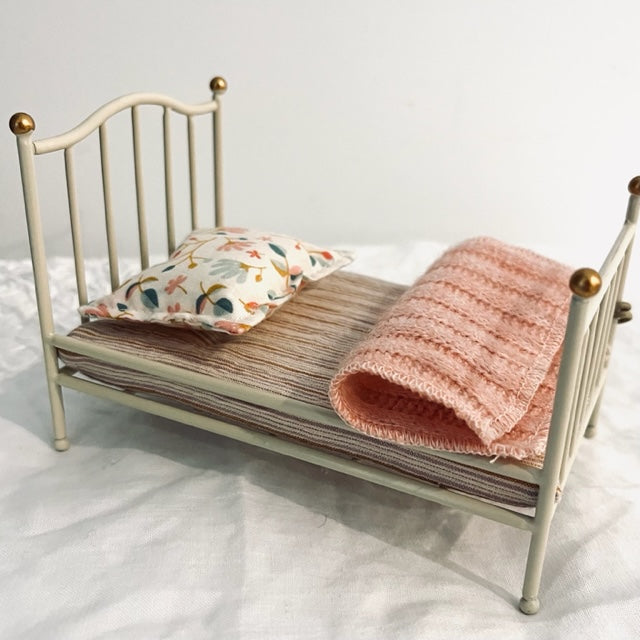 Maileg Vintage Mouse Bed